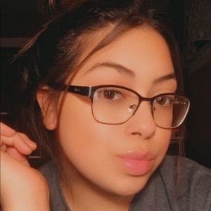 Meet your Posher, Evelin